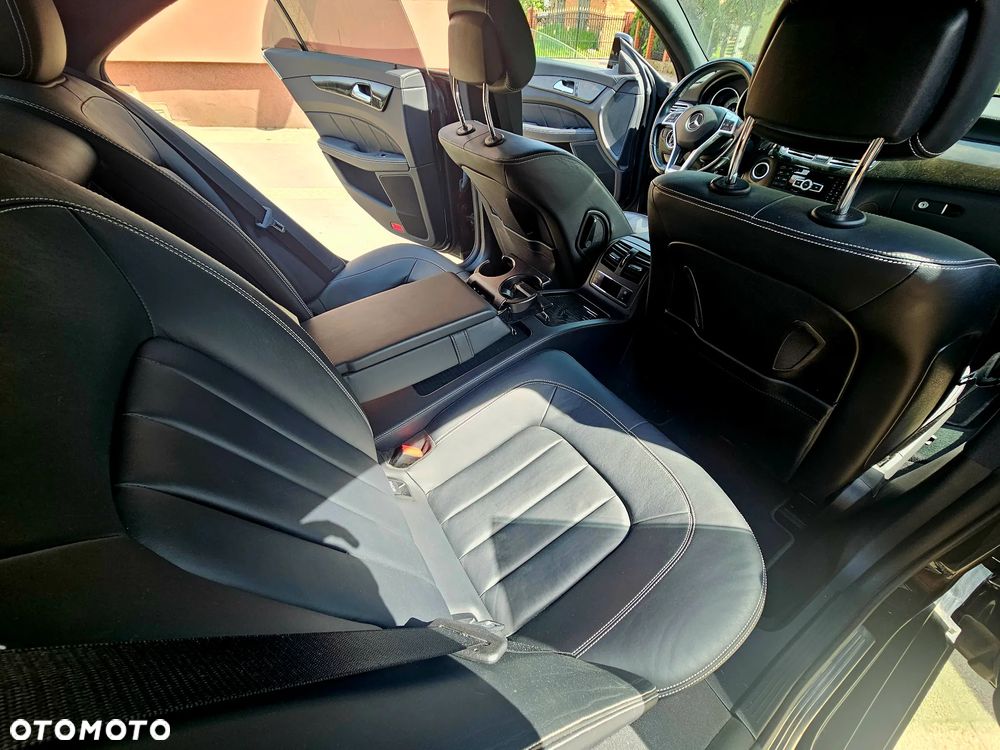 Mercedes-Benz CLS 500 4-Matic BlueEff - 8
