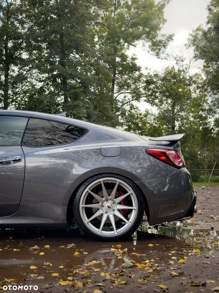 Hyundai Genesis Coupe - 7