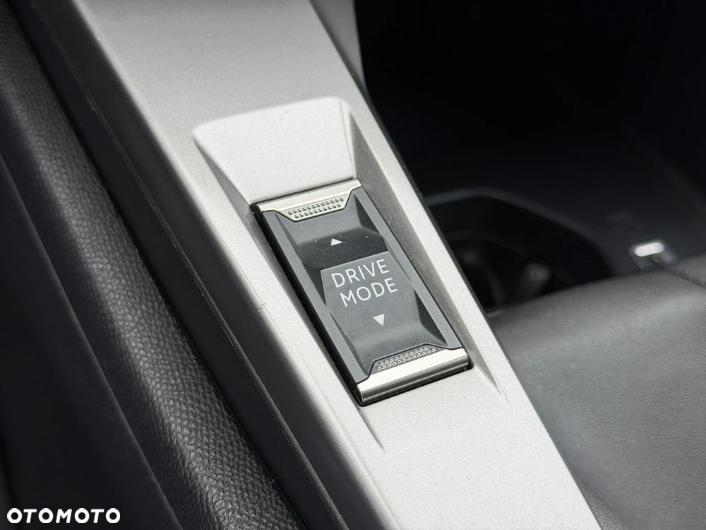 Peugeot 308 1.5 BlueHDi Allure S&S - 20