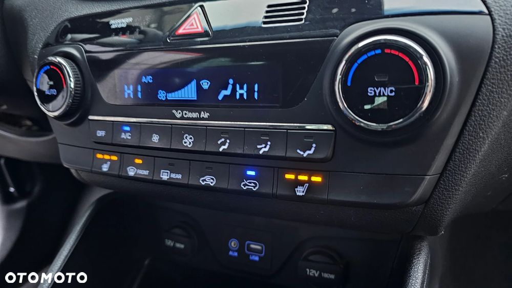 Hyundai Tucson blue 1.6 GDi 2WD Navi - 21