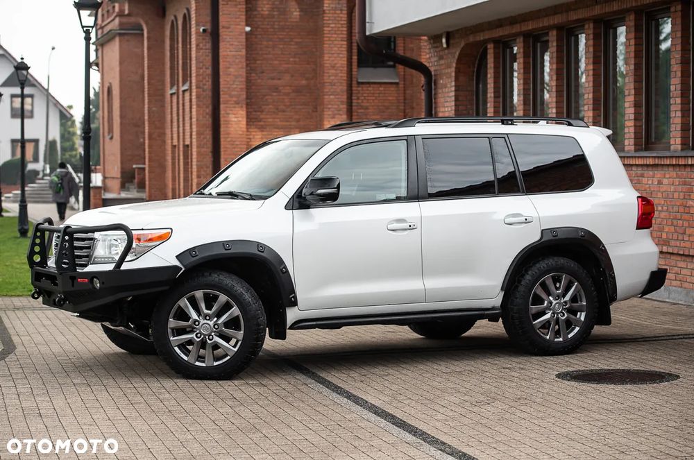 Toyota Land Cruiser - 7