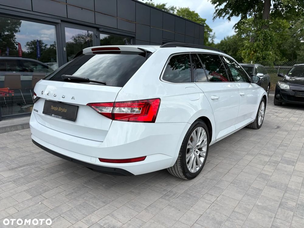 Skoda Superb 2.0 TDI Sportline DSG7 - 6