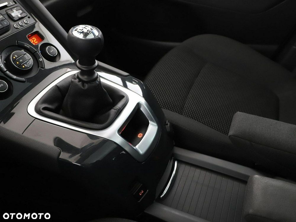 Peugeot 5008 1.6 BlueHDi Style 7os - 27