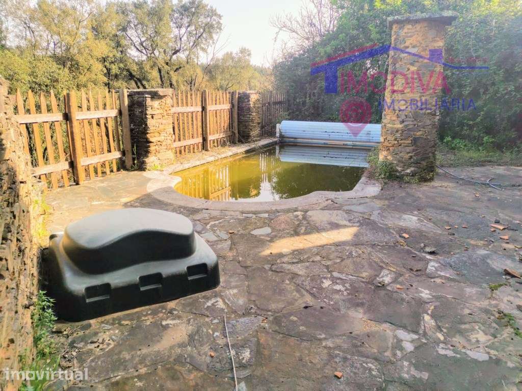 Moradia para reconstrução, com piscina e logradouro próximo de Cast... - Grande imagem: 2/15