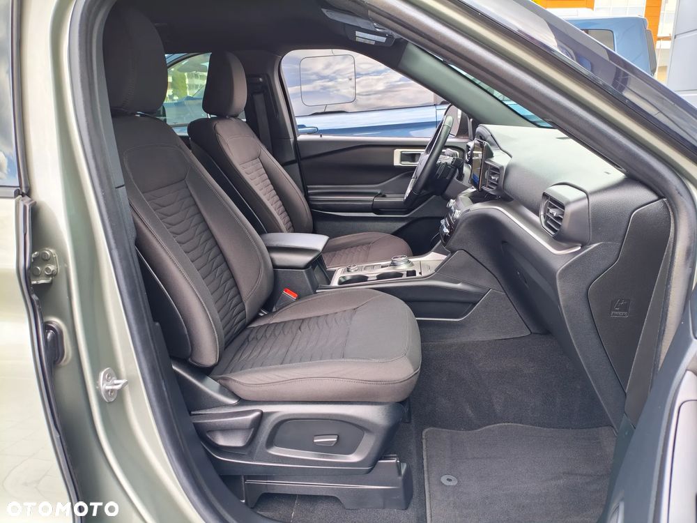 Ford Explorer - 11