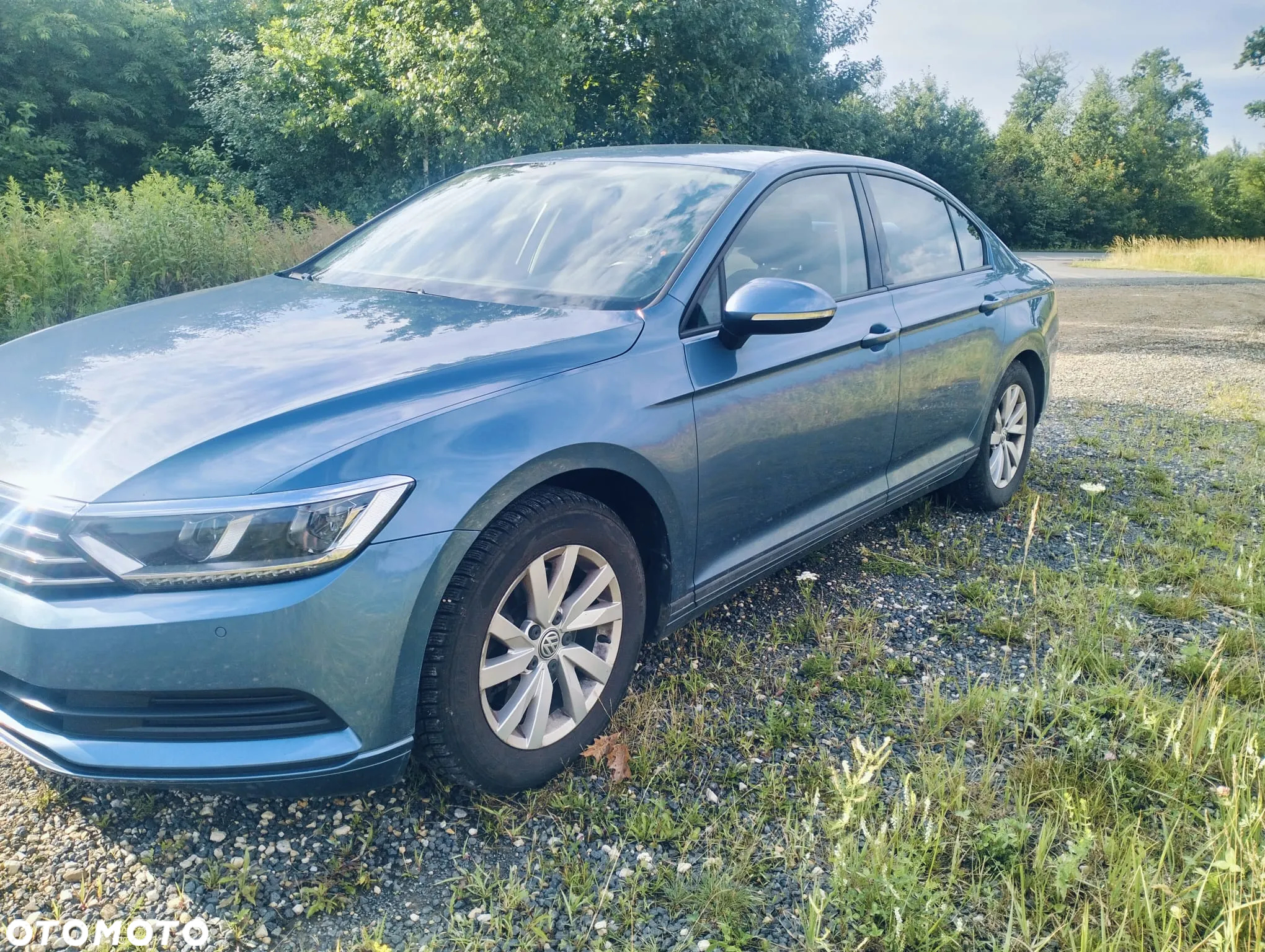 Volkswagen Passat - 2