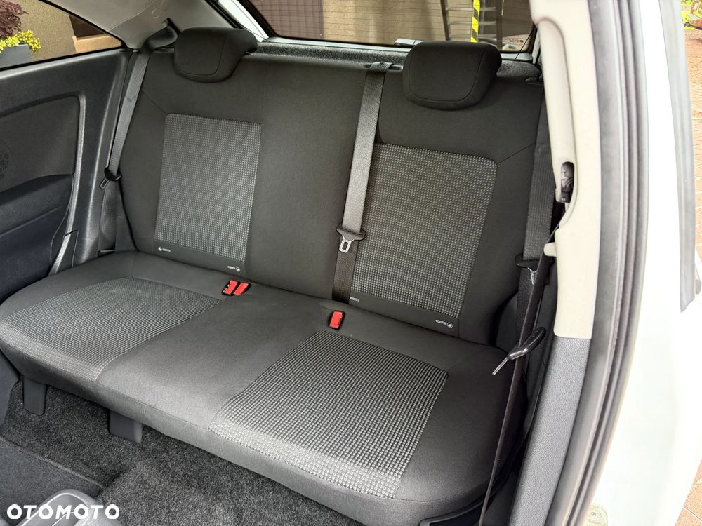 Opel Corsa 1.2 16V Essentia - 14