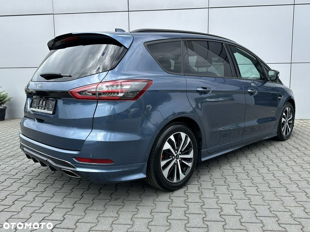 Ford S-Max - 11