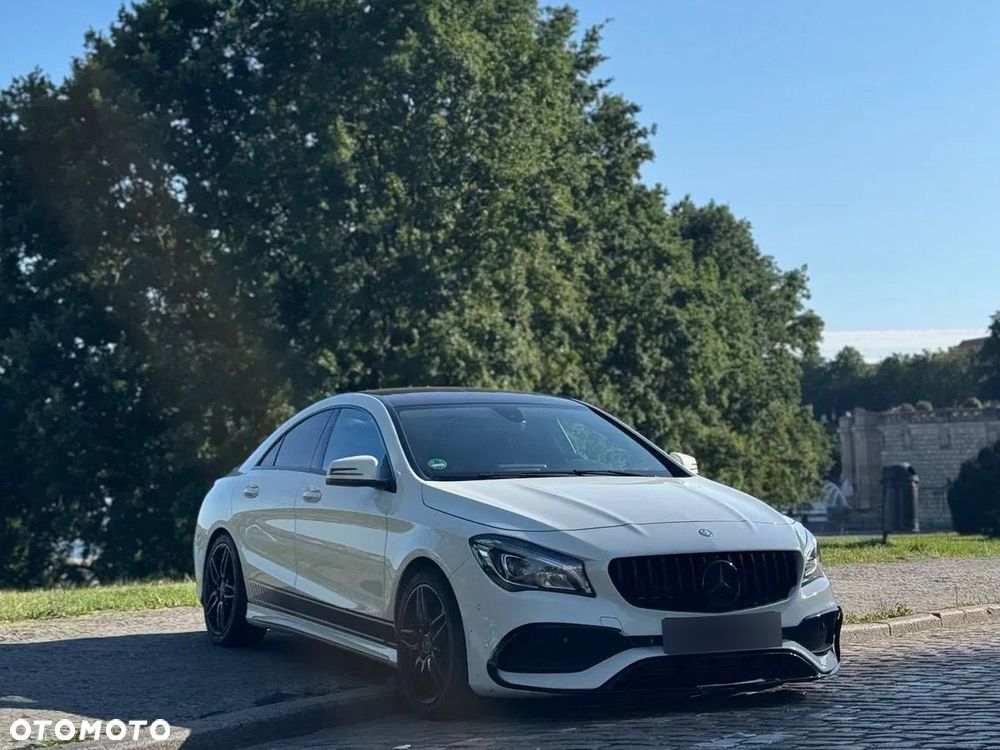 Mercedes-Benz CLA 220 4-Matic AMG Line - 2
