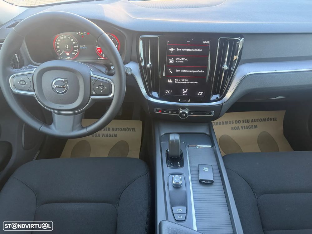 Volvo V60 2.0 B4 Momentum Geartronic - 6