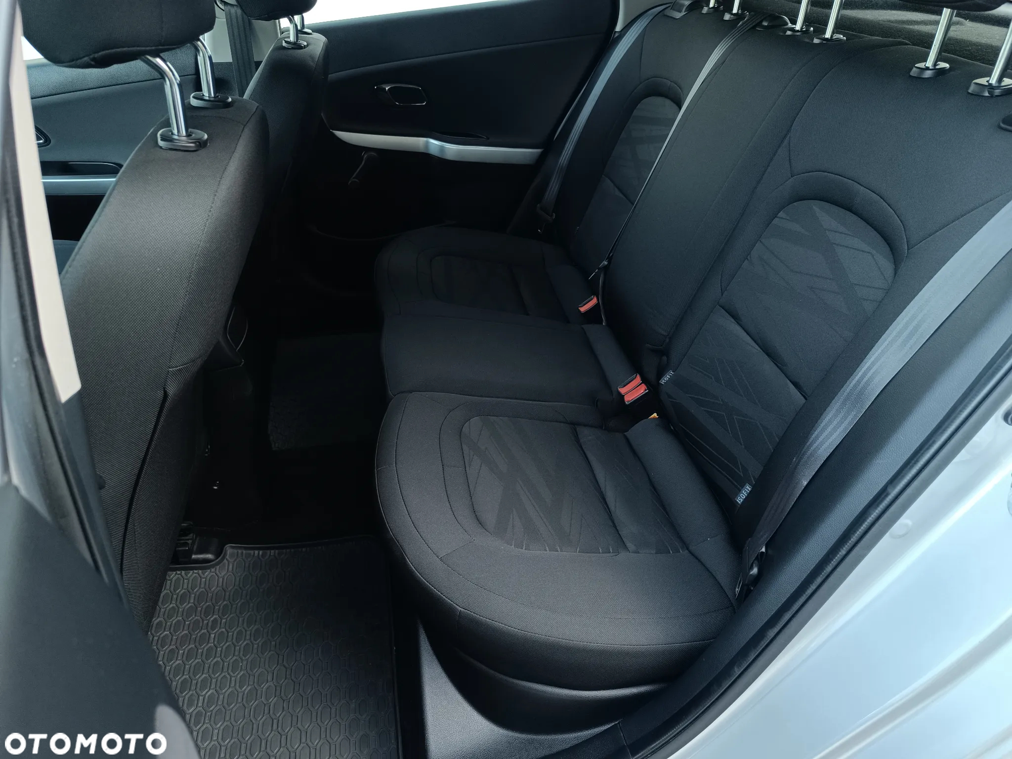 Kia Ceed - 11