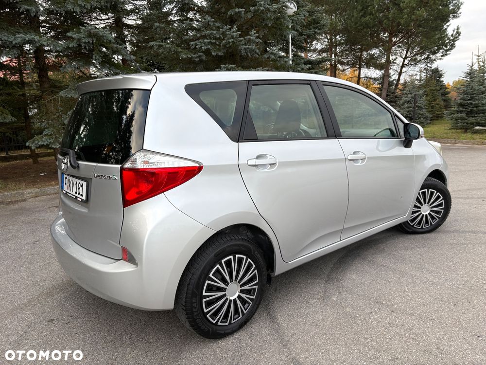 Toyota Verso-S 2012 photo 5