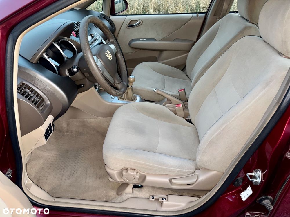 Honda City 1.4 Comfort - 26