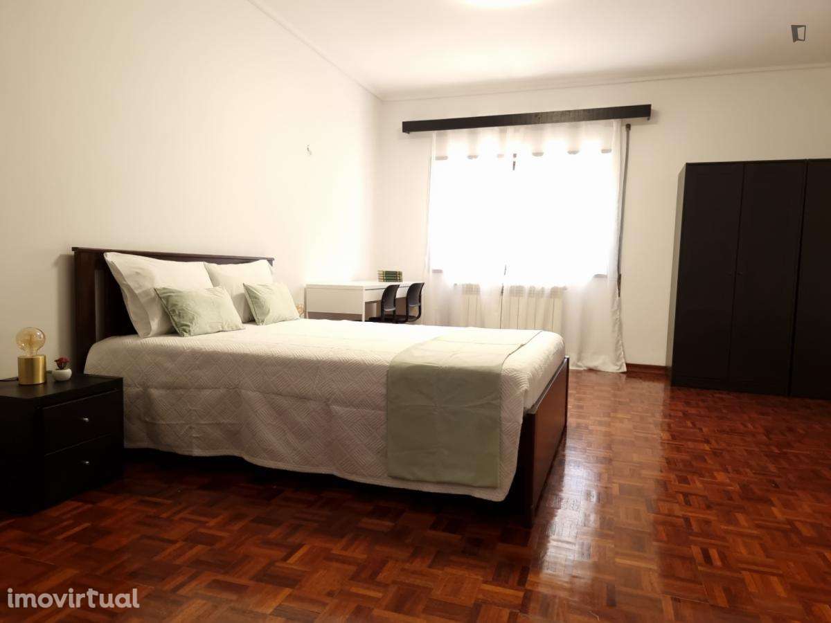 Apartamento com 4 quartos - localizado em Montes Claros Coimbra - Grande imagem: 4/23