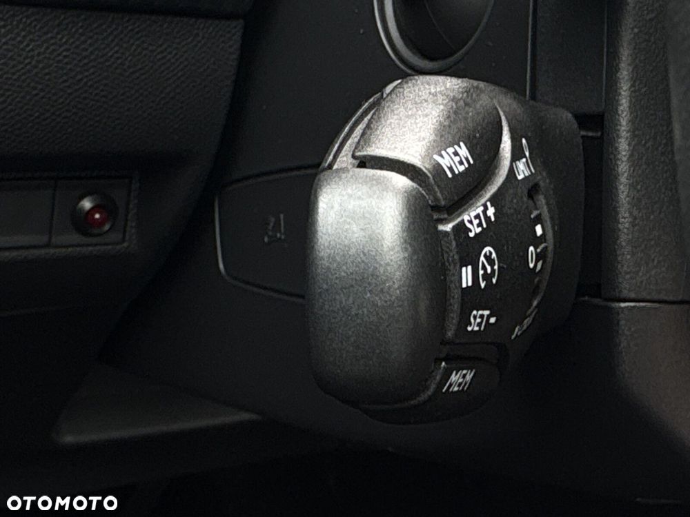 Peugeot 208 1.2 PureTech Allure S&S EAT8 - 13