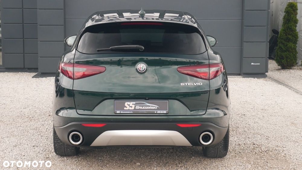 Alfa Romeo Stelvio - 7