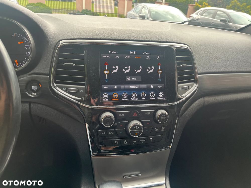 Jeep Grand Cherokee 3.6 V6 Pentastar 4WD Automatik Laredo - 30