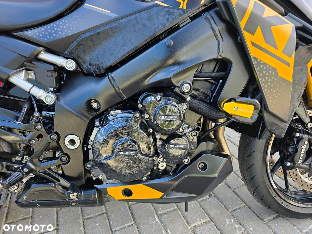 Suzuki GSX - 29