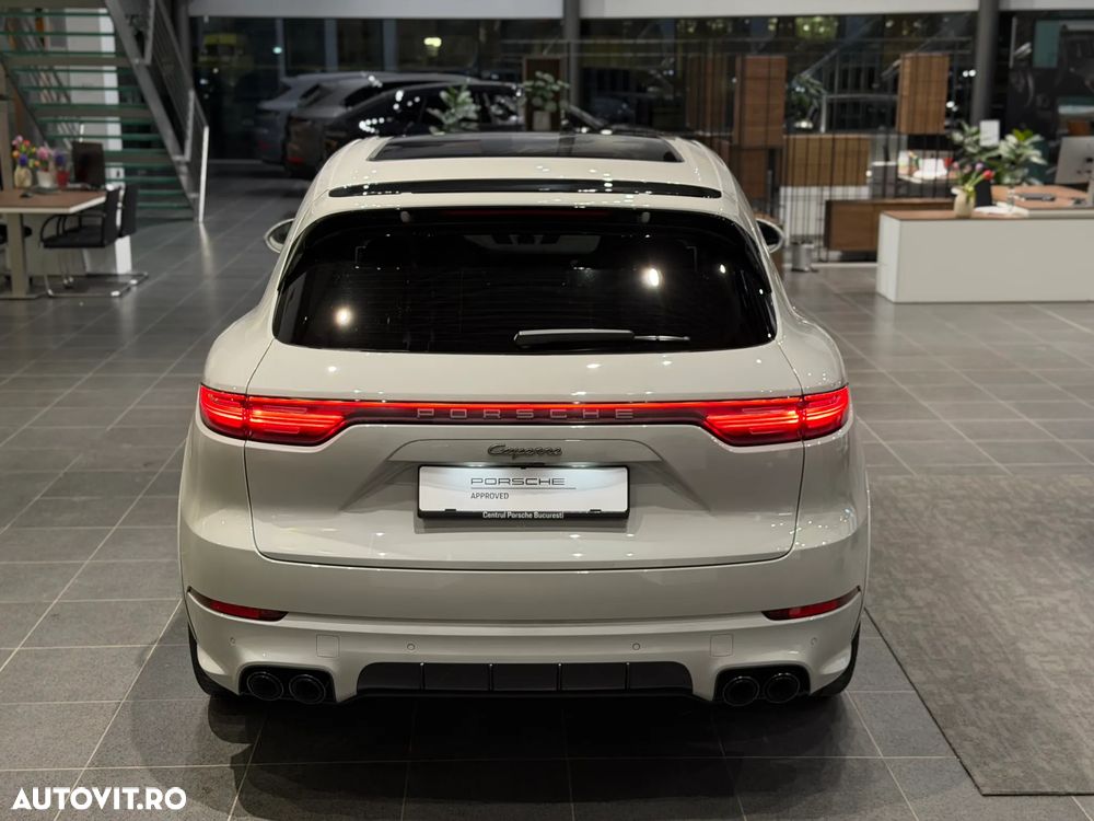 Porsche Cayenne - 12