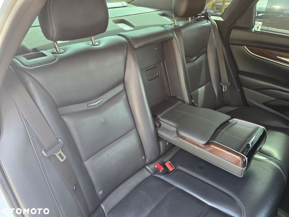 Cadillac XTS - 15