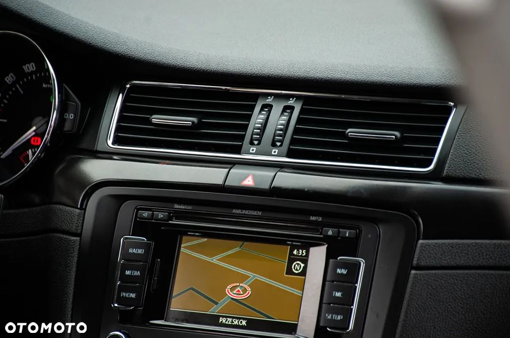 Skoda Superb 2.0 TDI DSG Exclusive - 8