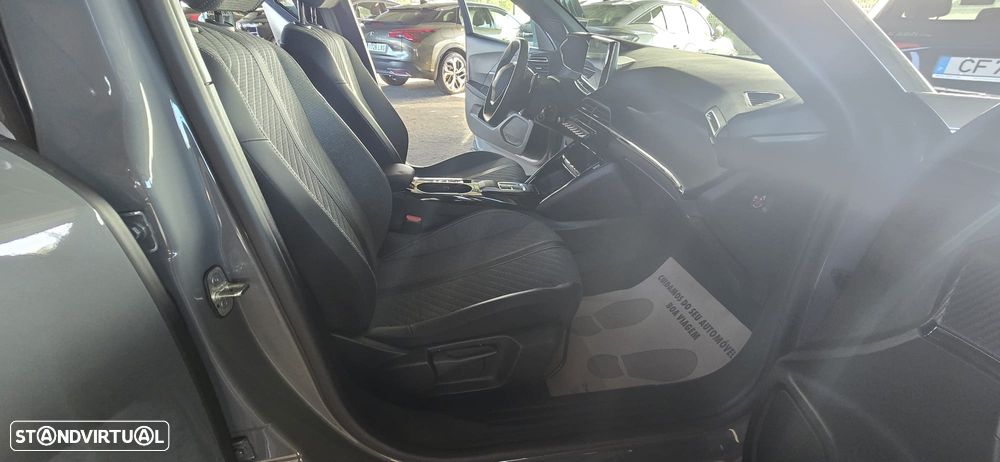 Peugeot 2008 1.2 Hybrid Allure e-DCS6 - 24