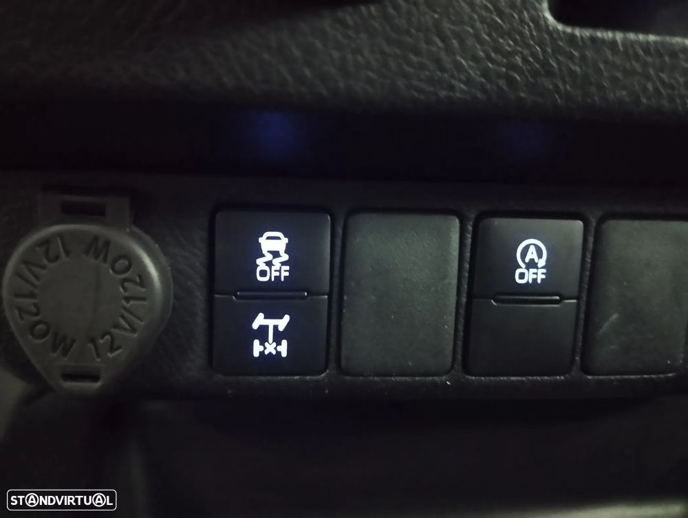 Toyota Hilux 2.4 D-4D 2WD CD CM - 22