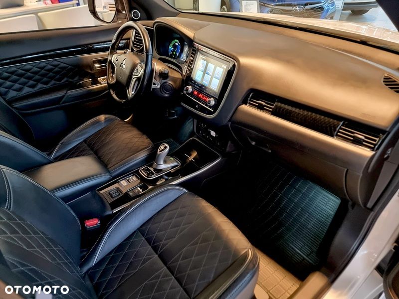 Mitsubishi Outlander Instyle + - 6