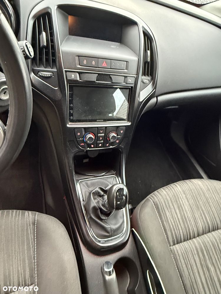 Opel Astra 1.4 Turbo - 11
