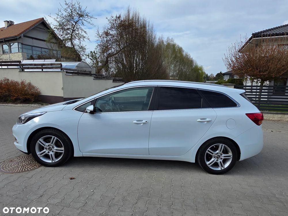 Kia Ceed 1.6 GDI Fifa World Cup Edition - 17