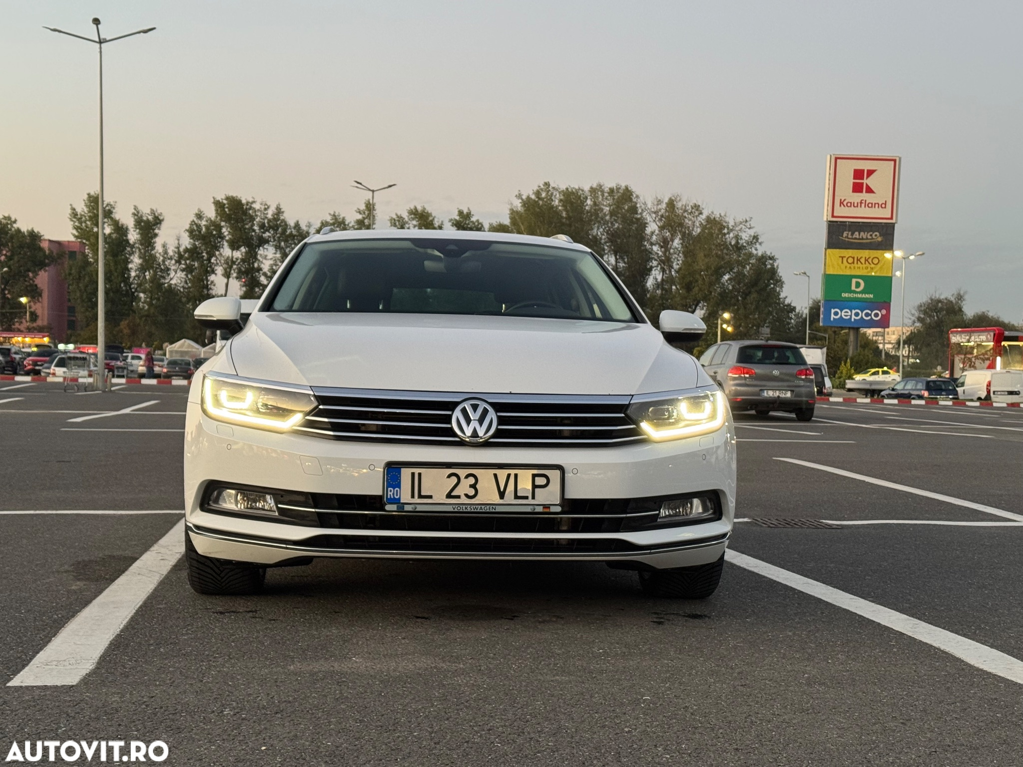 Volkswagen Passat Variant 2.0 TSI (BlueMotion Technology) DSG Highline - 4