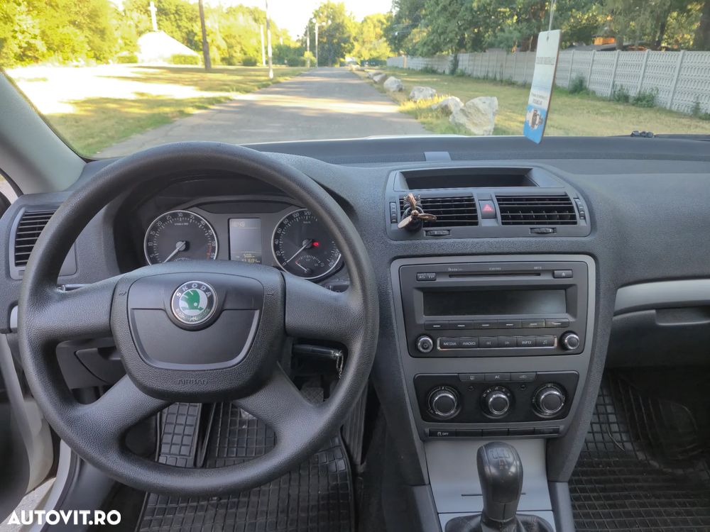 Skoda Octavia 1.6 TDI Ambiente - 6