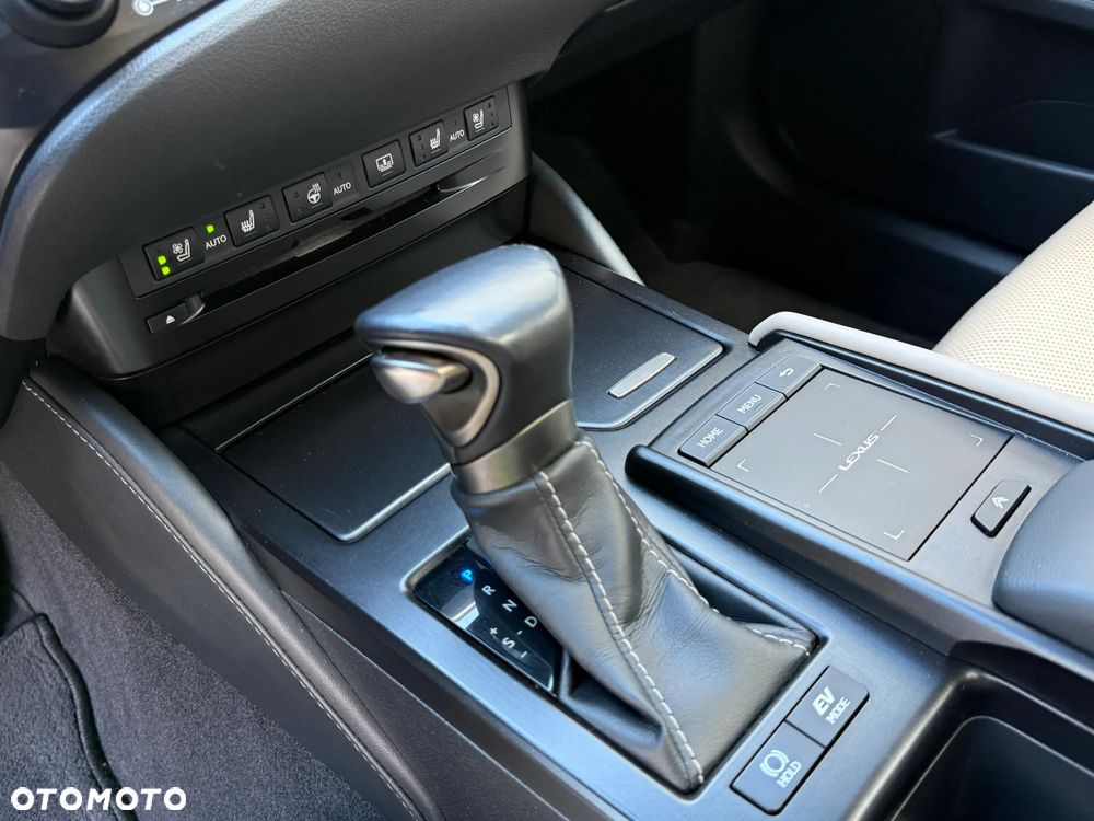 Lexus ES 300h Prestige - 24