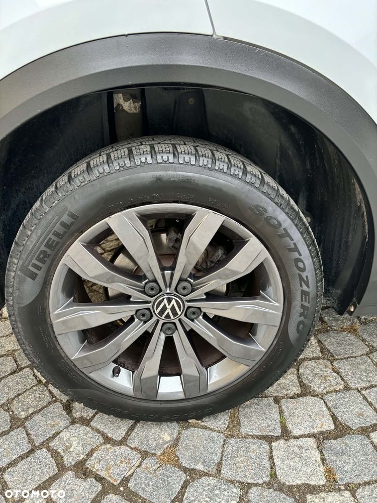 Volkswagen T-Roc - 21