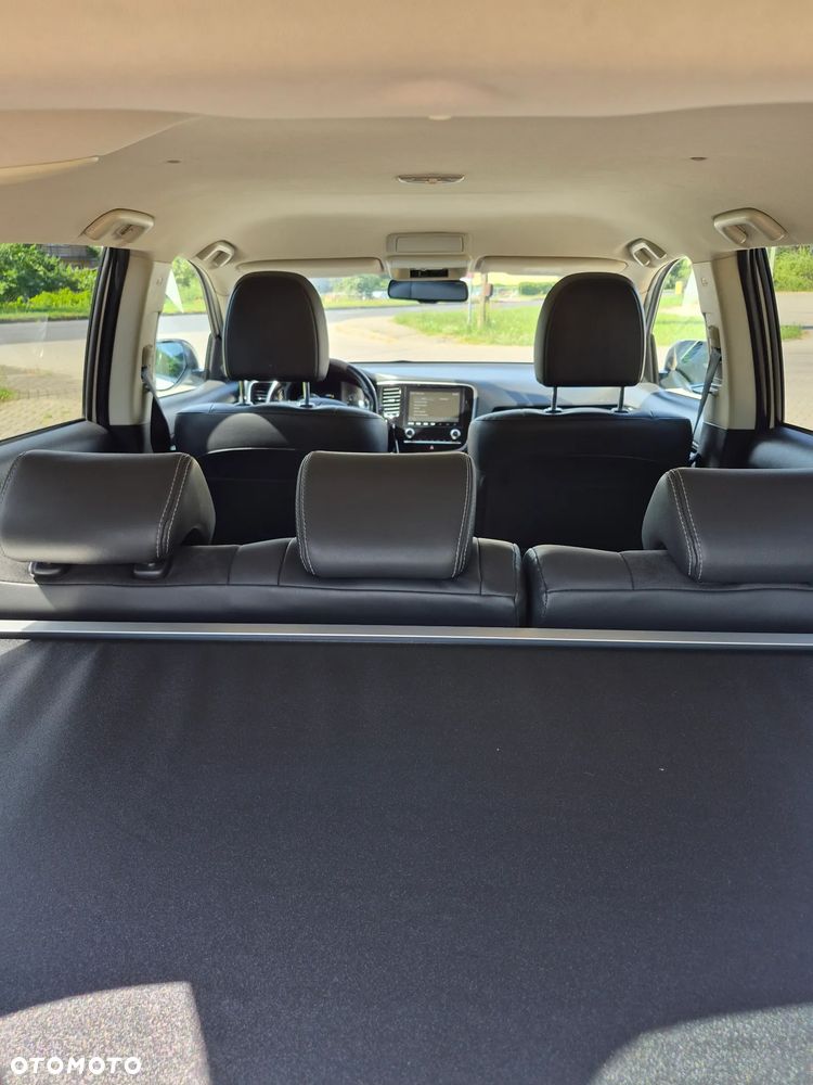 Mitsubishi Outlander - 9