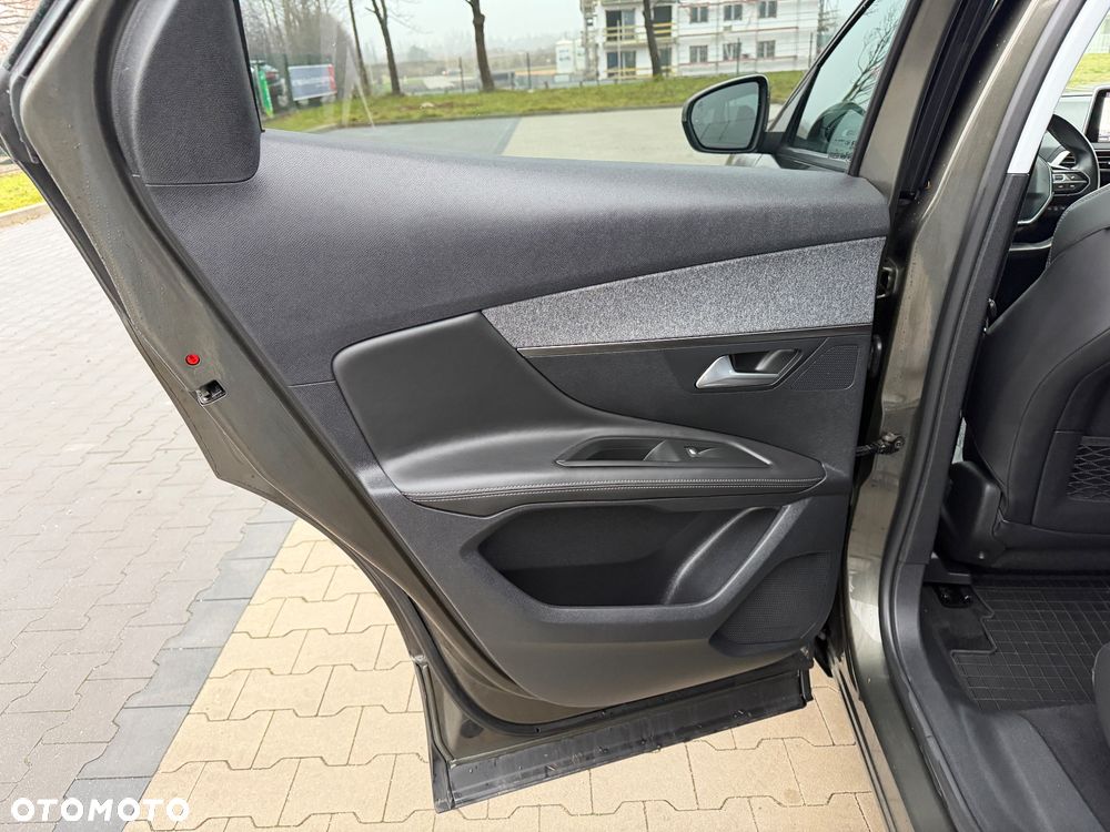 Peugeot 3008 PureTech 130 Stop & Start GPF Active Business-Paket - 30