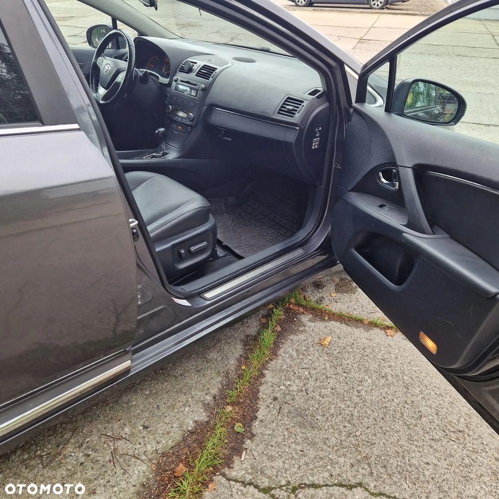 Toyota Avensis 2.0 Sol plus EU5 MS - 16