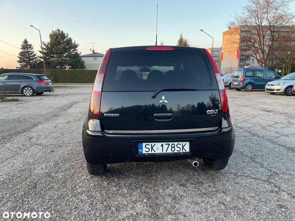 Mitsubishi Colt - 4