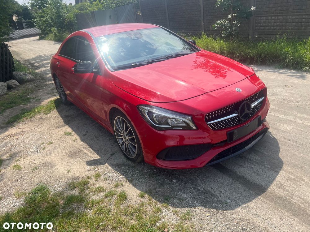 Mercedes-Benz CLA 200 7G-DCT UrbanStyle Edition - 3