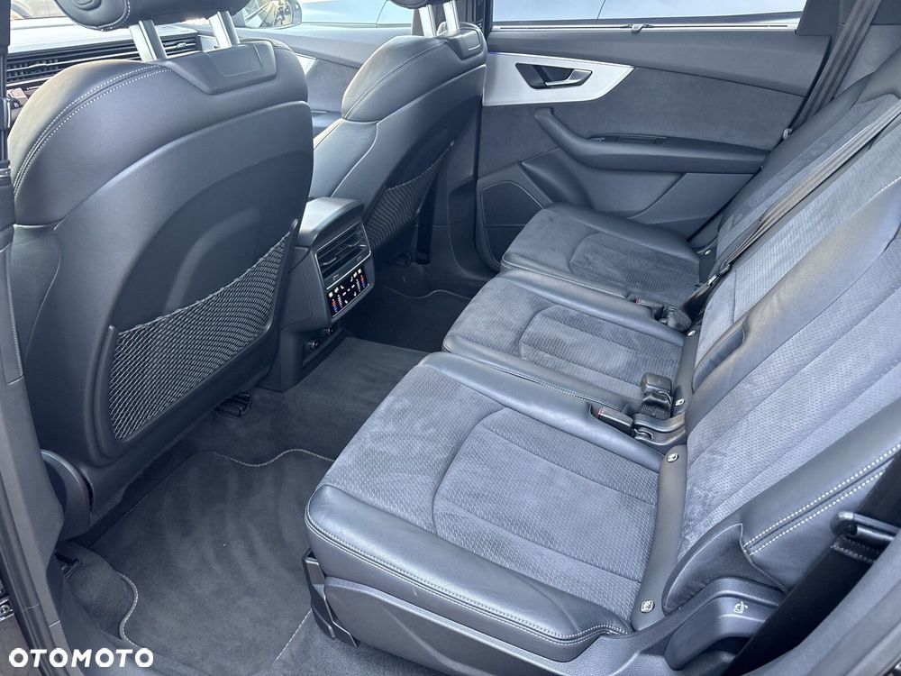 Audi Q7 - 30