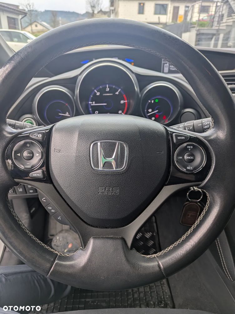 Honda Civic 1.6 i-DTEC Lifestyle Black Edition - 3