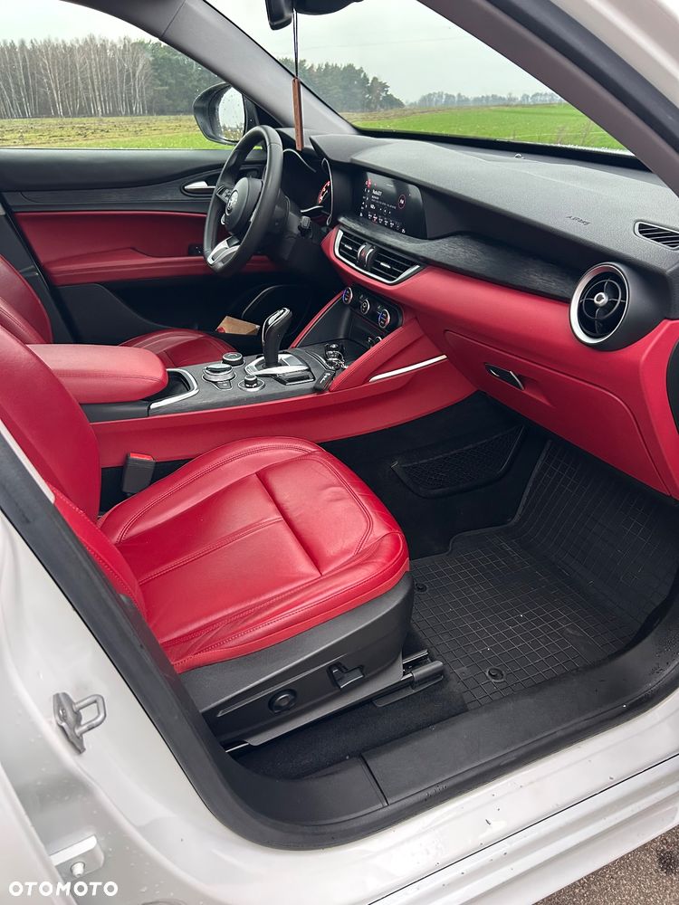 Alfa Romeo Stelvio - 19