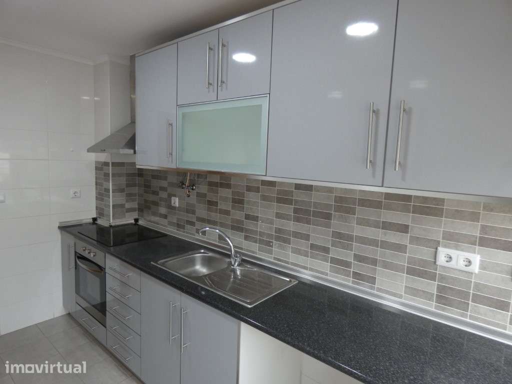 Apartamento T2 Pronto a Habitar em Localização Privilegiada! - Grande imagem: 2/39