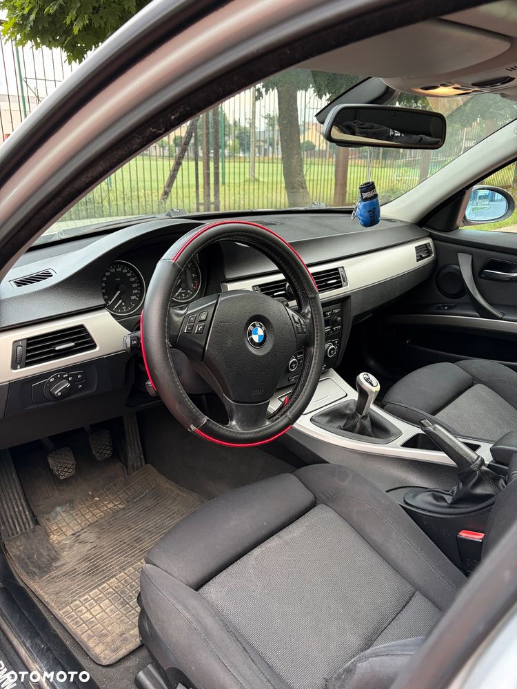 BMW Seria 3 318i - 11