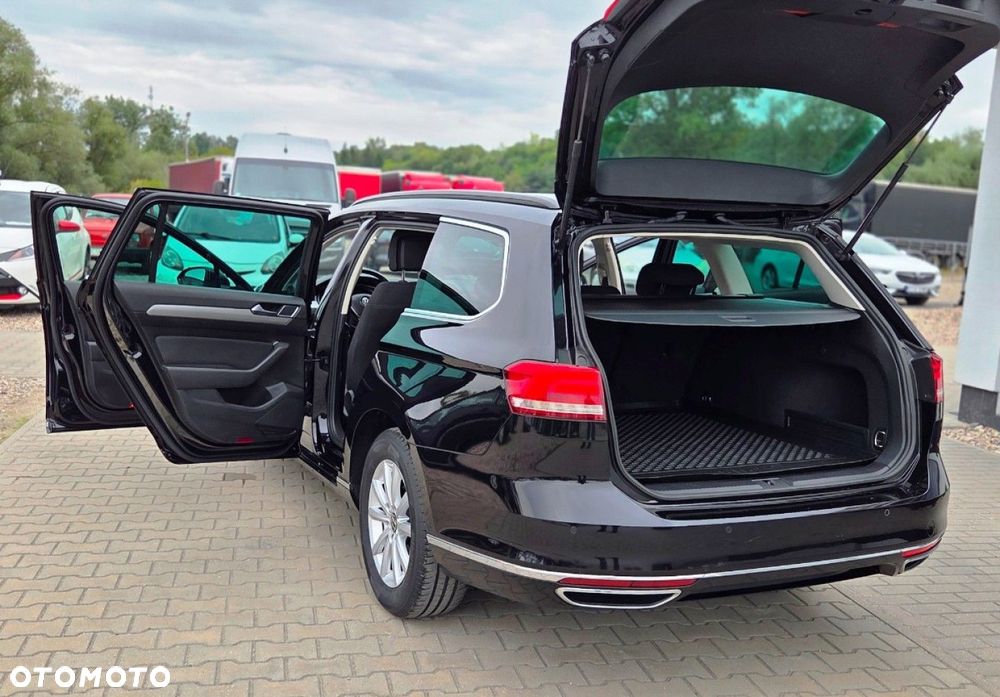 Volkswagen Passat - 30