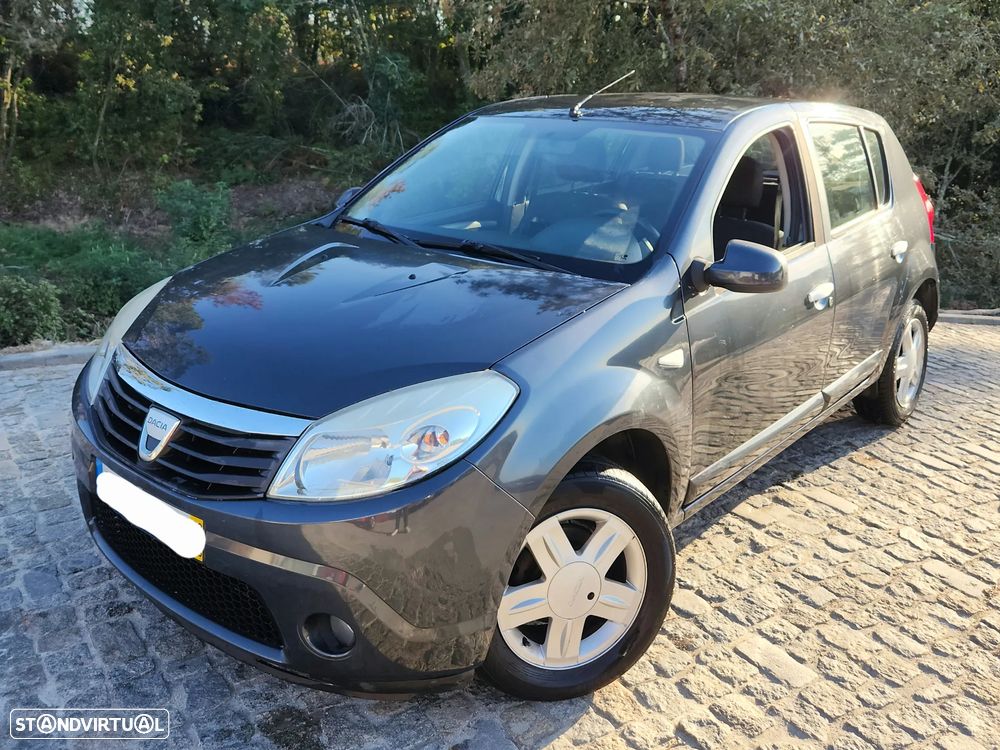 Dacia Sandero 1.2 16V 75 Celebration - 1