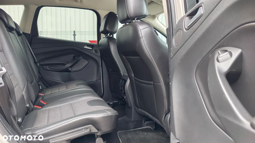 Ford Kuga - 33