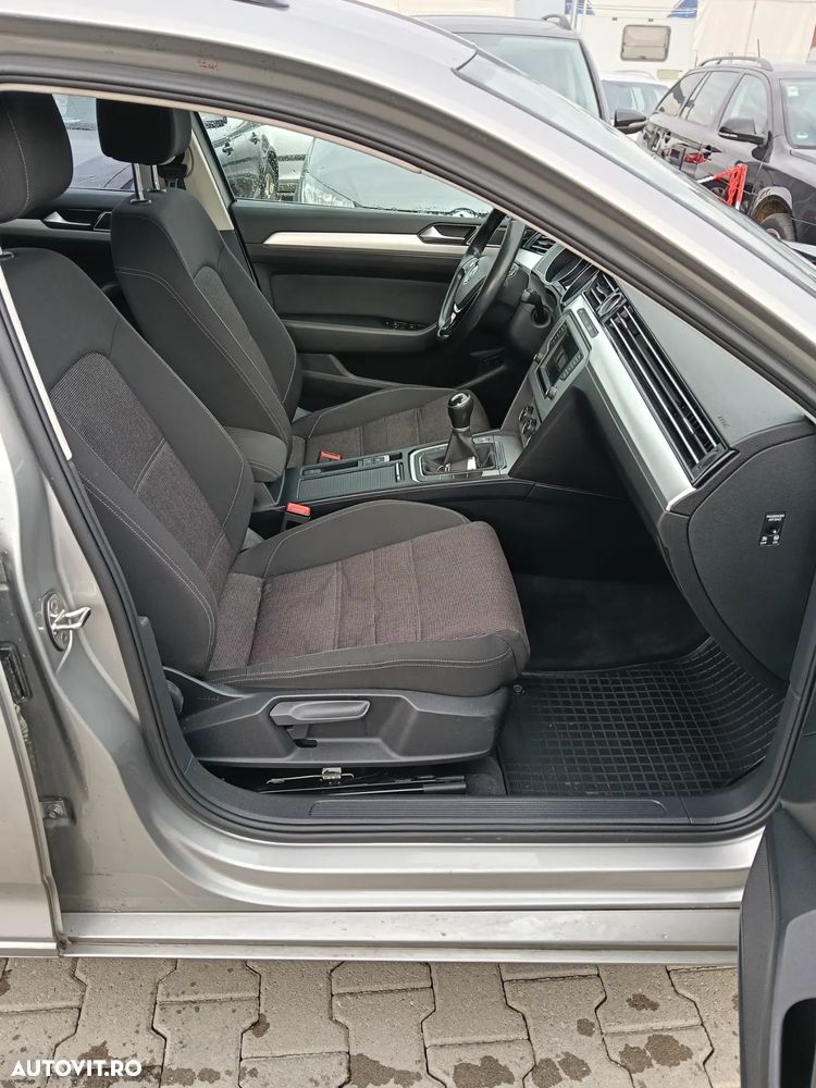 Volkswagen Passat - 9