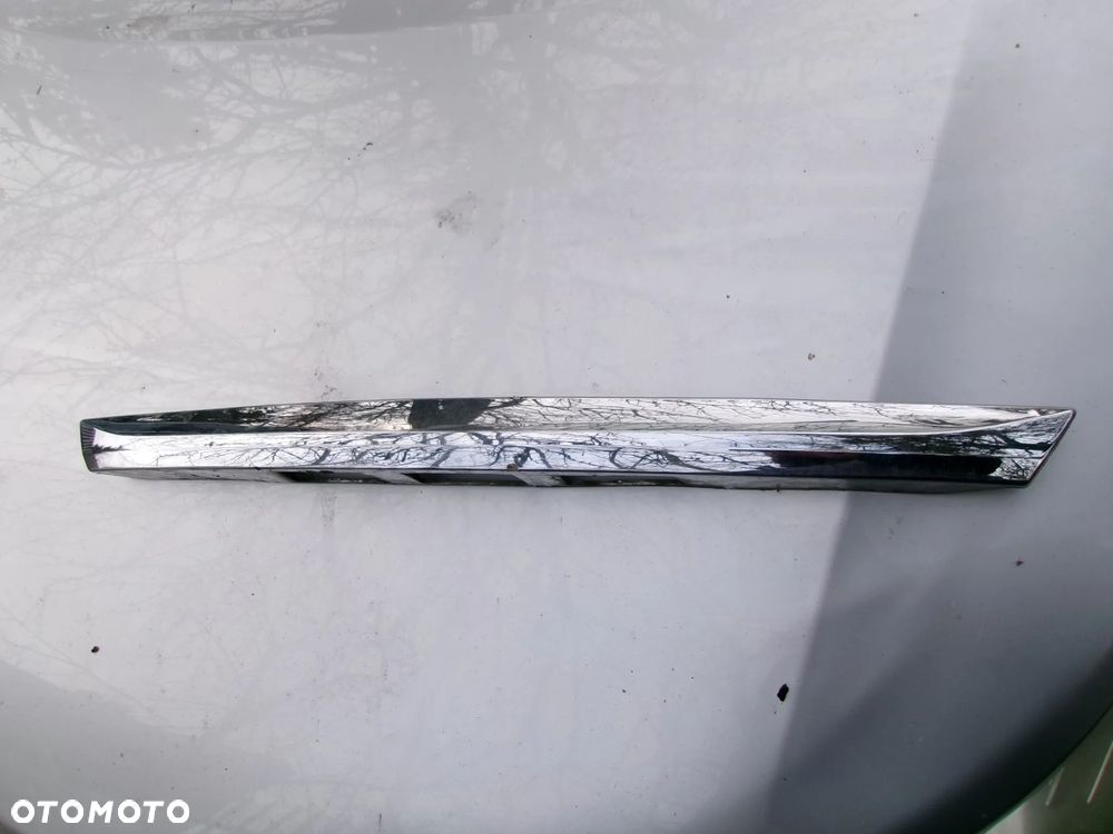 BLENDA KLAPY TOYOTA AVENSIS T27 kombi 12-15 - 1