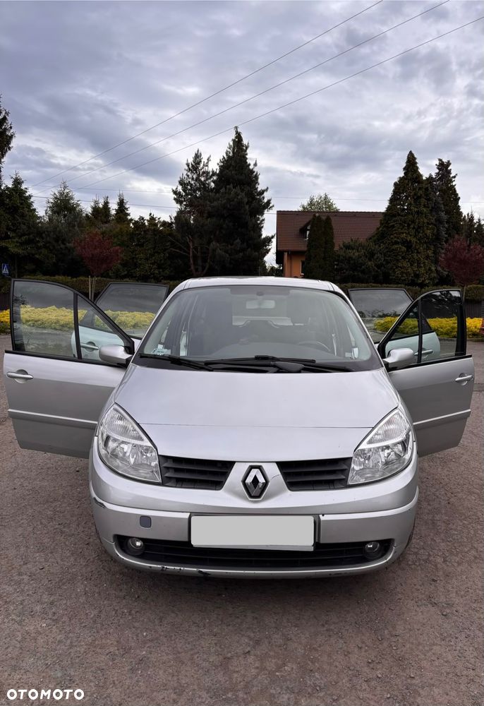 Renault Scenic - 1